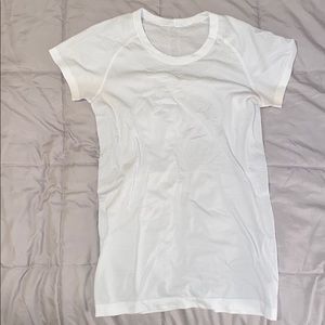 Lulu lemon swiftly tech tee